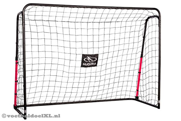 Het net is waterbestendig en het frame is gepoedercoate.